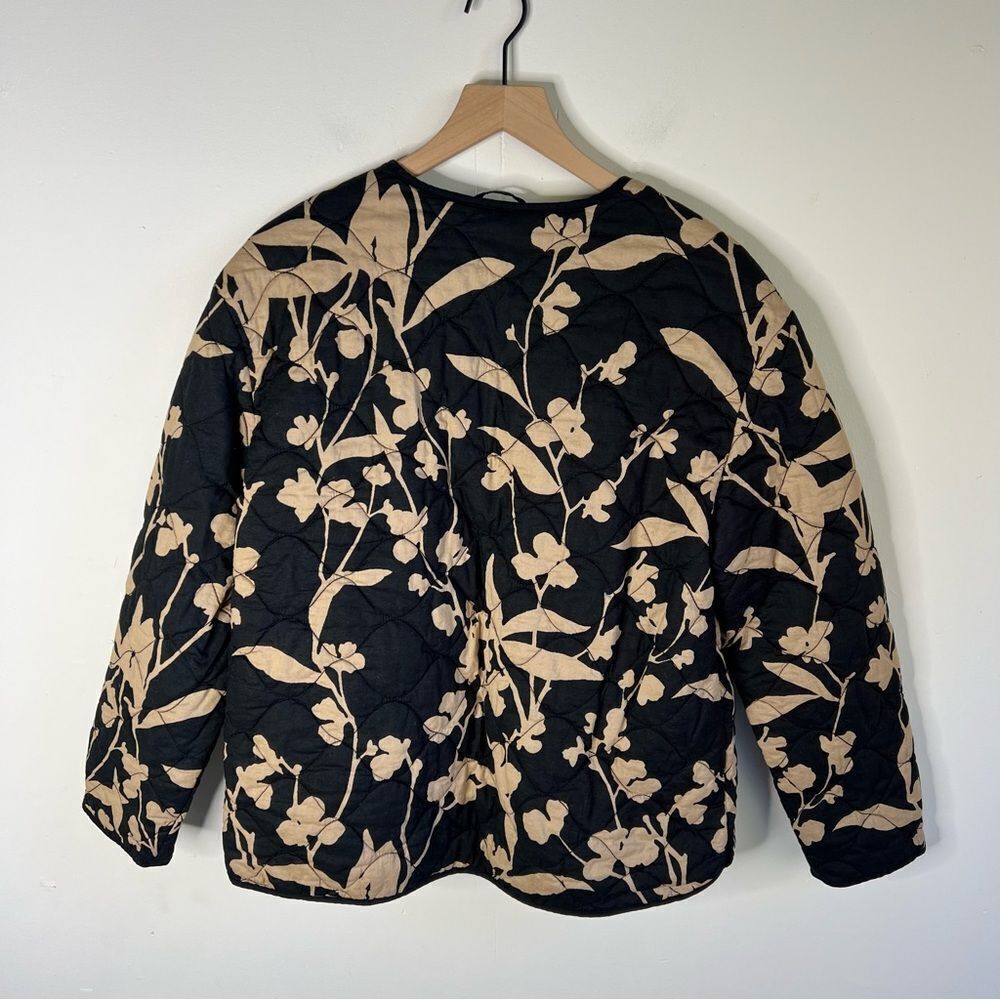 Tu Lightweight Spring Black and Cream Floral Women's Quilted Jacket size 12 - Picture 5 of 6